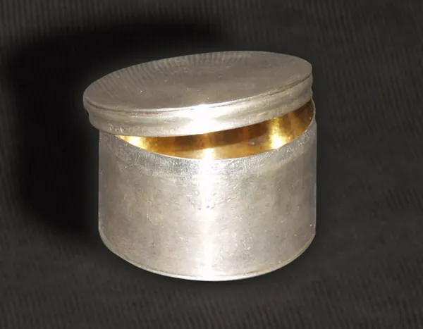 Autor nierozpoznany, PUZDERKO TOALETOWE, 1788