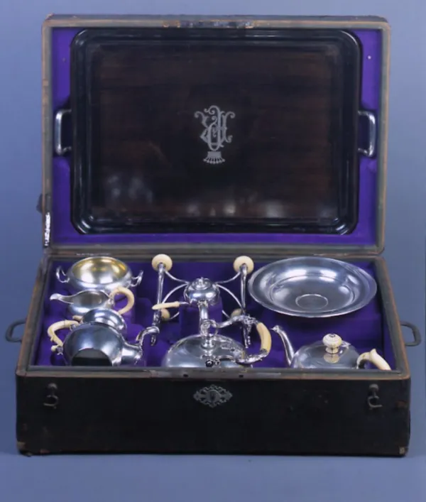 J.C. Klinkosch, SERWIS DO KAWY I HERBATY W ORYGINALNYM KUFRZE,
