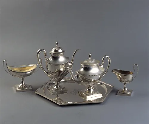 Autor nierozpoznany, serwis srebrny do kawy
