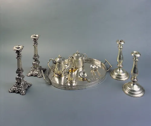 Autor nierozpoznany, zestaw i świeczniki