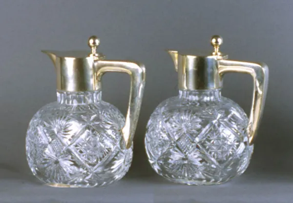 Autor nierozpoznany, Para dzbanków do wina, okres międzywojenny