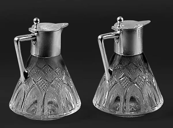 Autor nierozpoznany, PARA DZBANKÓW DO NAPOJÓW, ok. 1900