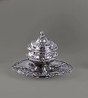 Autor nierozpoznany, KAŁAMARZ NA DAMSKIE BIURKO, ok. 1897