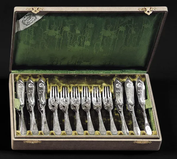 Autor nierozpoznany, KOMPLET SZTUĆCÓW DO RYB NA 12 OSÓB, ok. 1900