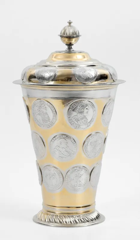 Heinrich Eiche, KUBEK Z NAKRYWĄ