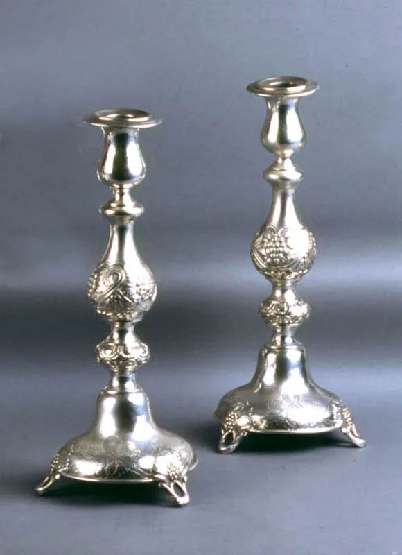 Autor nierozpoznany, Para lichtarzy, 1880