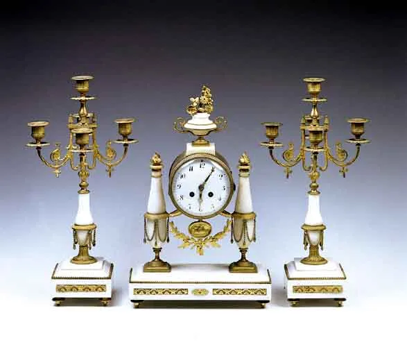 Autor nierozpoznany, Zegar z dwoma kandelabrami